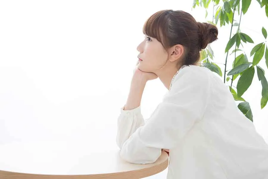 頬杖 顎関節症になってしまう原因 飯田橋IB歯科 飯田橋駅徒歩1分