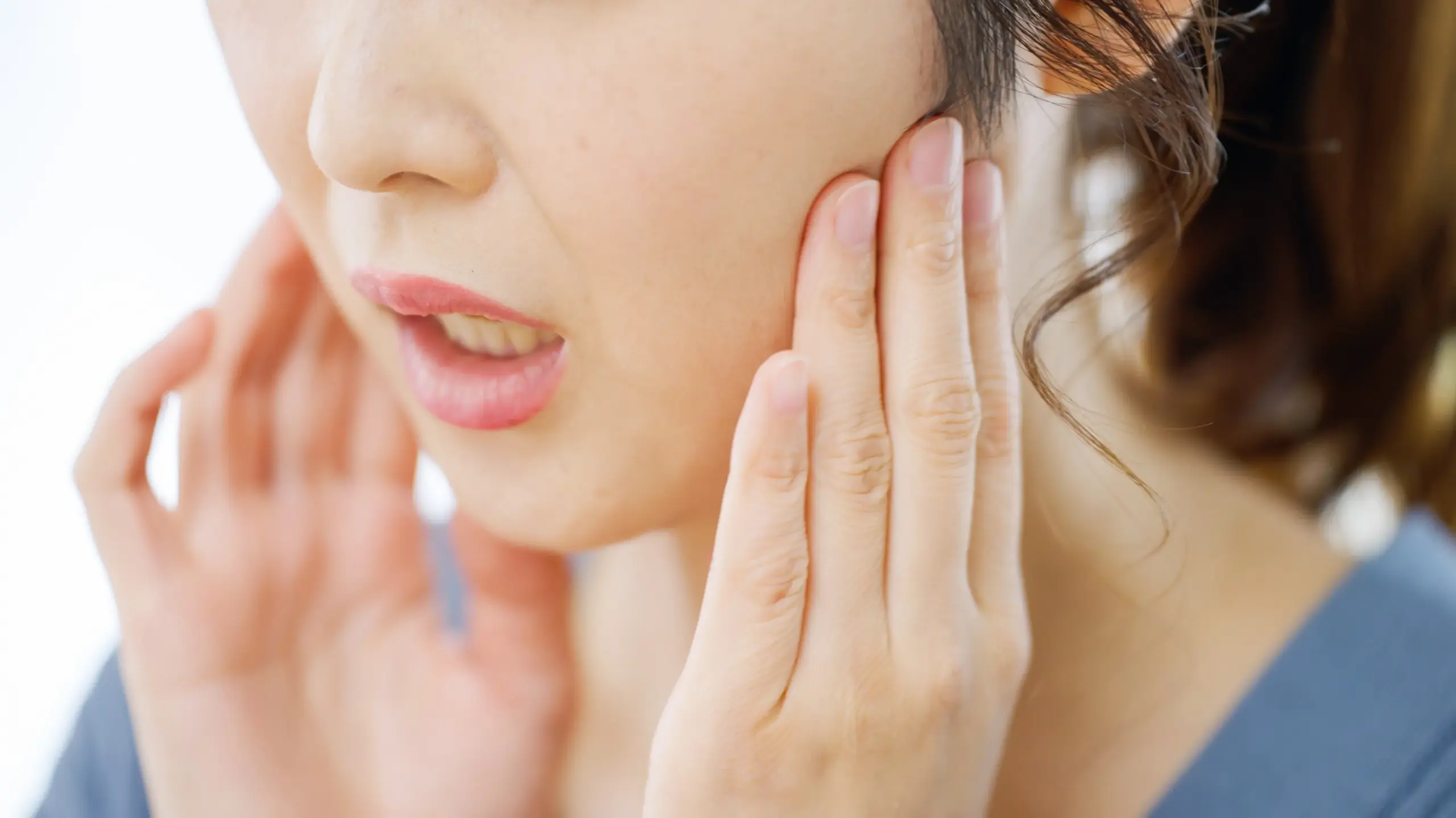 片側で噛むクセ 顎関節症になってしまう原因 飯田橋IB歯科 飯田橋駅徒歩1分